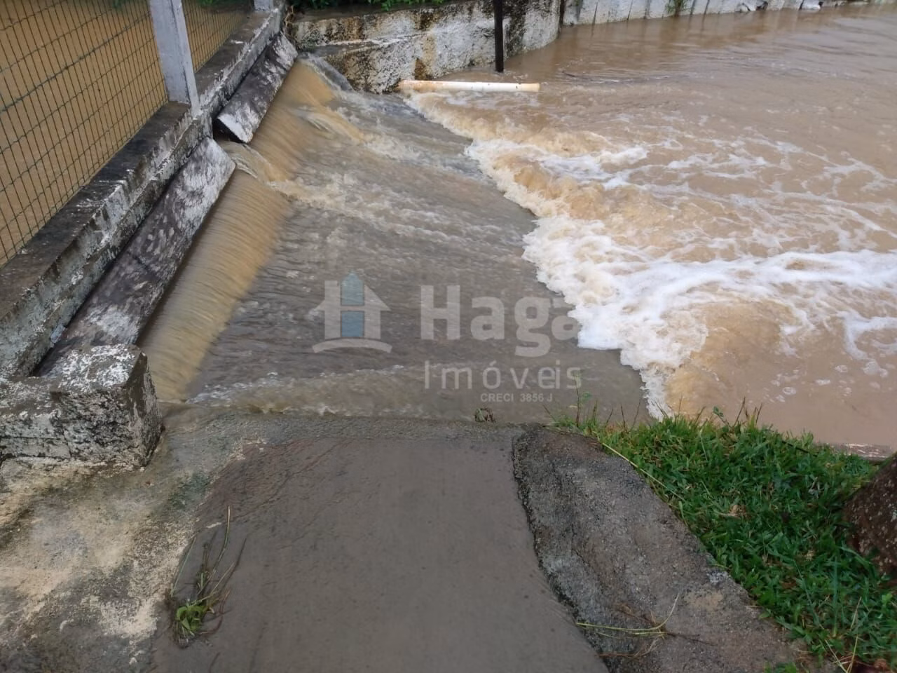 Chácara de 1 ha em Balneário Piçarras, SC