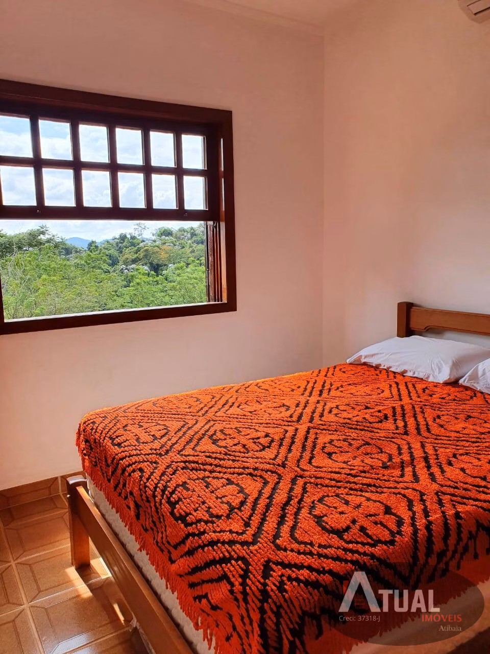Casa de 1.382 m² em Piracaia, SP