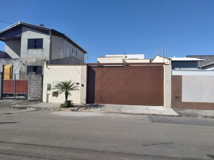 Casa de 310 m² em Taubaté, SP