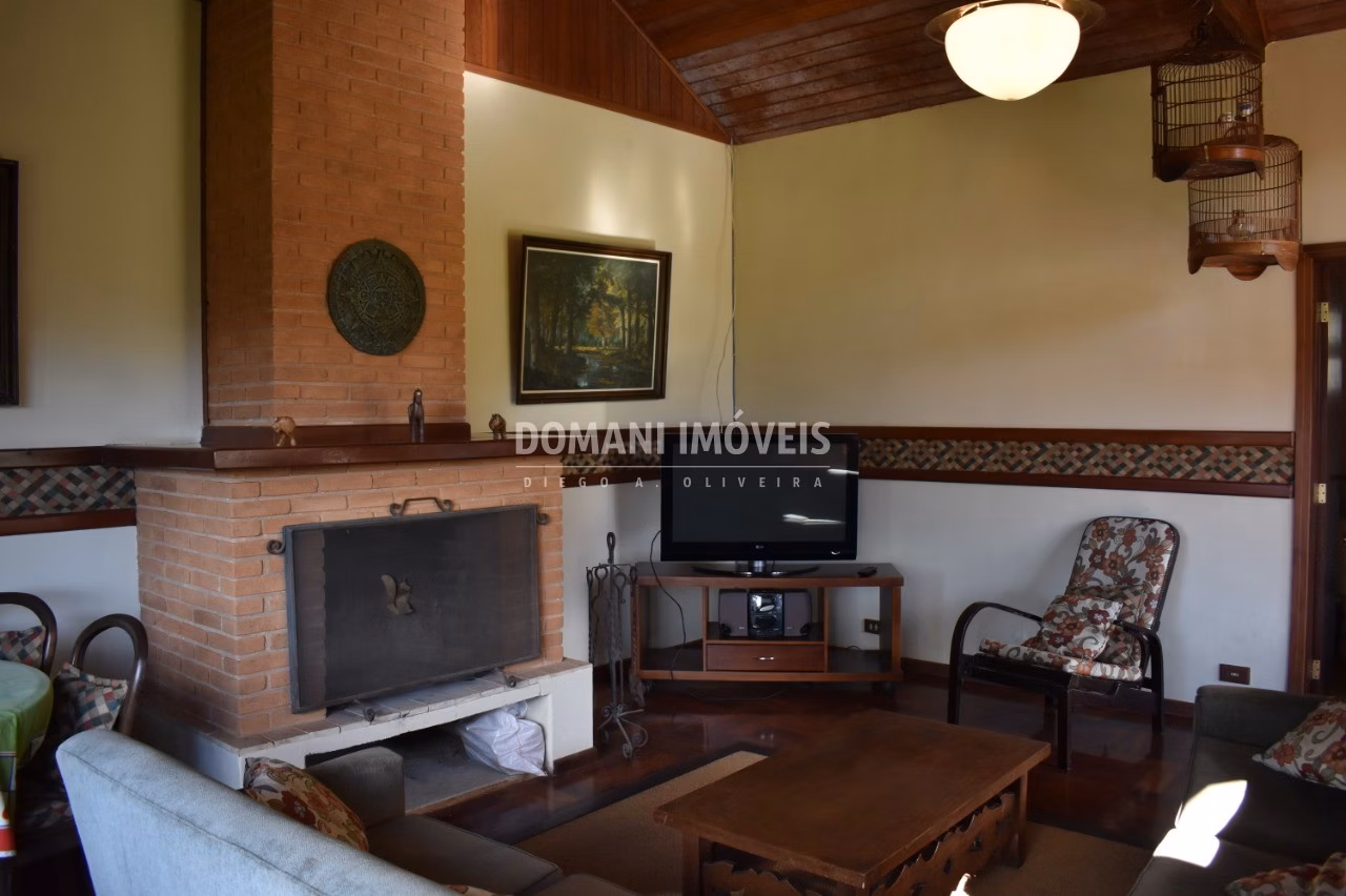 Casa de 2.740 m² em Campos do Jordão, SP