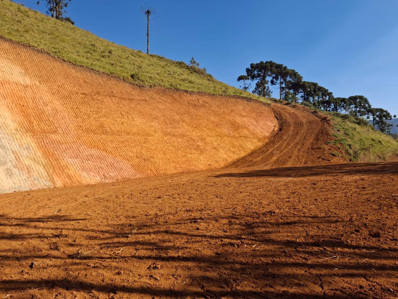 Terreno de 2 ha em São José dos Campos, SP