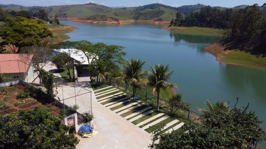 Small farm of 14 acres in São José dos Campos, SP, Brazil
