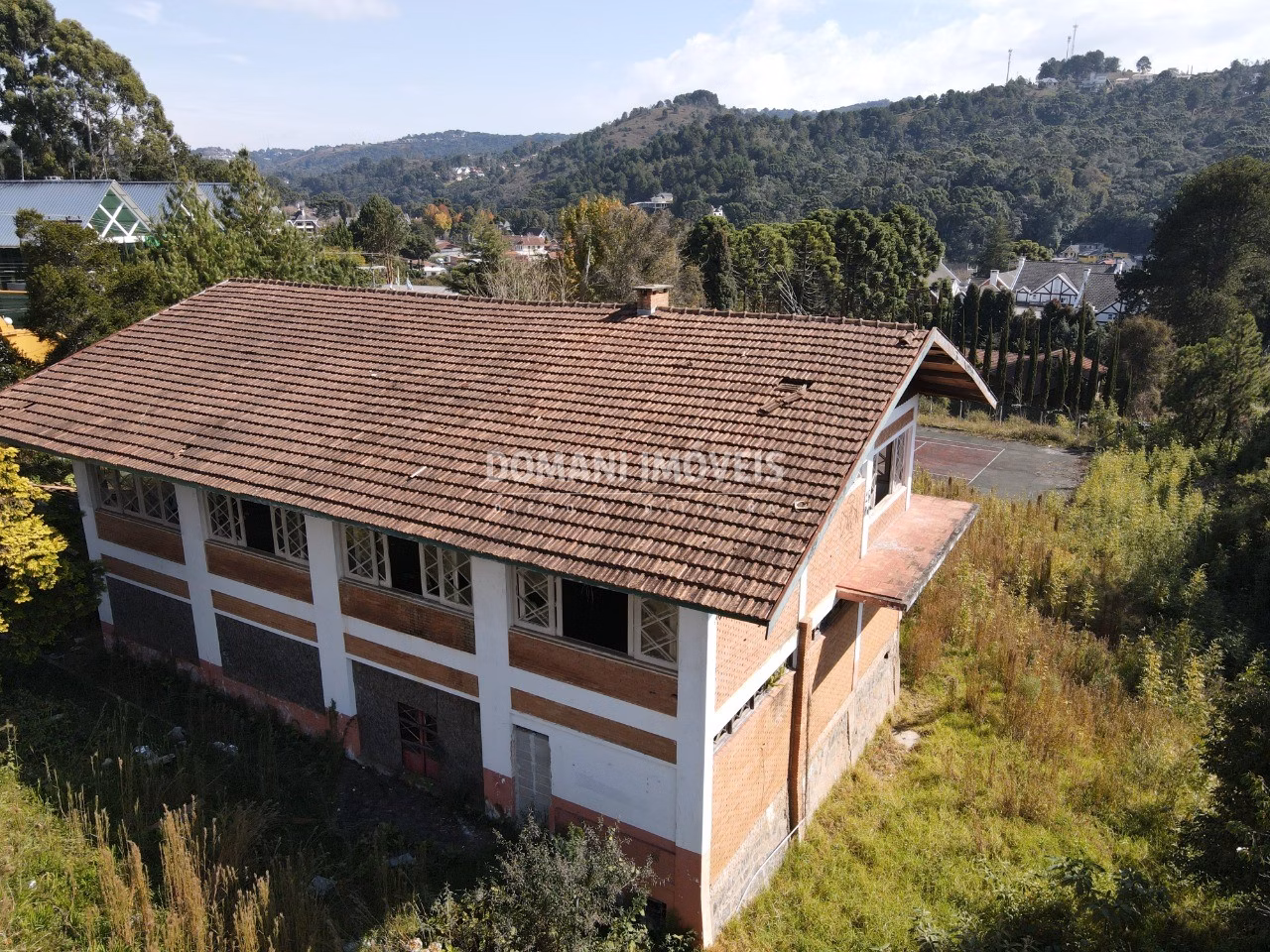 Comercial de 4.560 m² em Campos do Jordão, SP