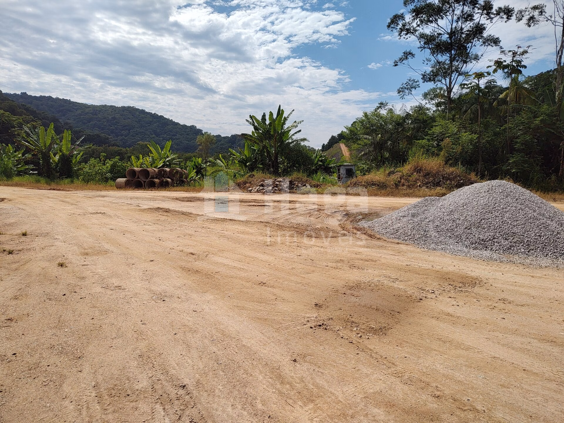 Terreno de 8.000 m² em Brusque, SC