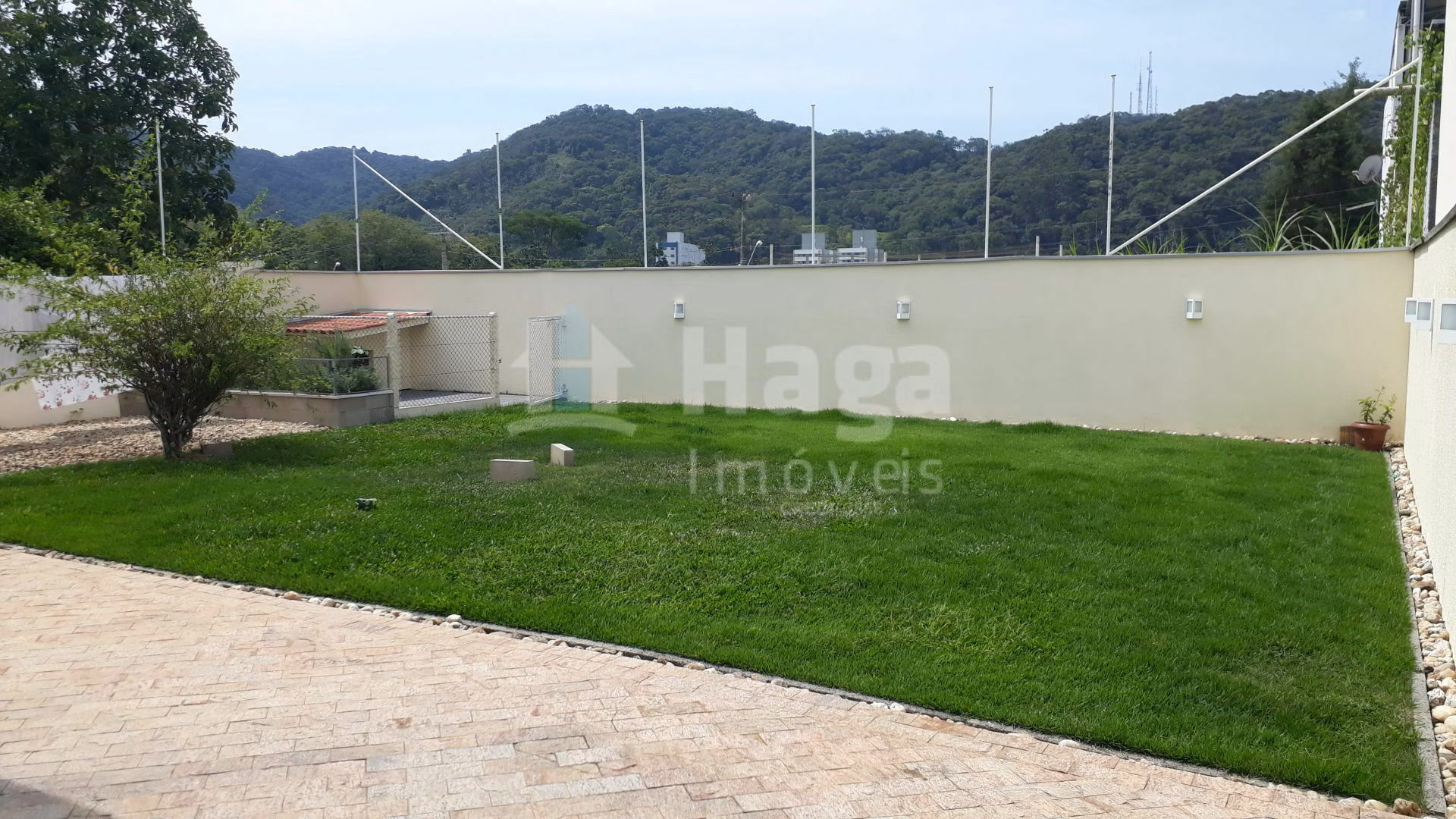 Casa de 600 m² em Brusque, SC