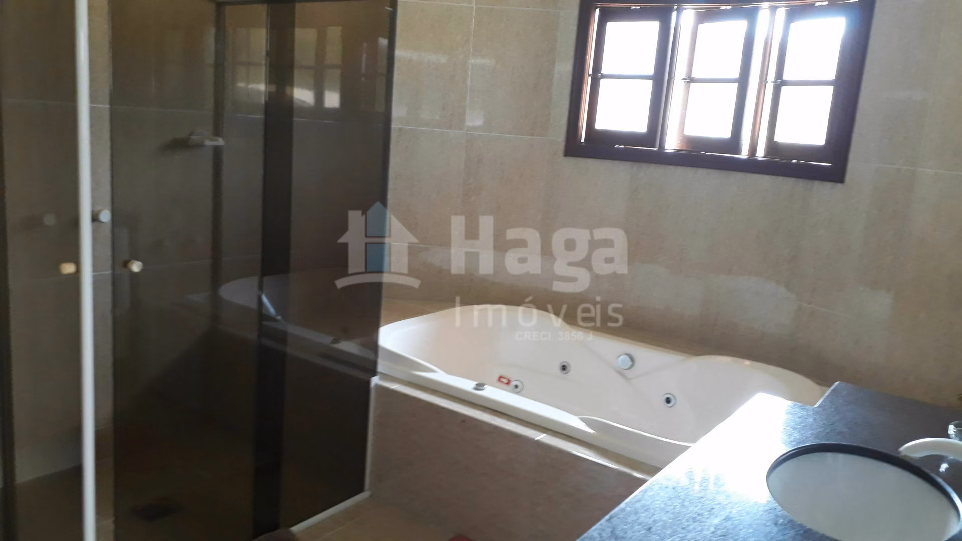 Casa de 600 m² em Brusque, SC