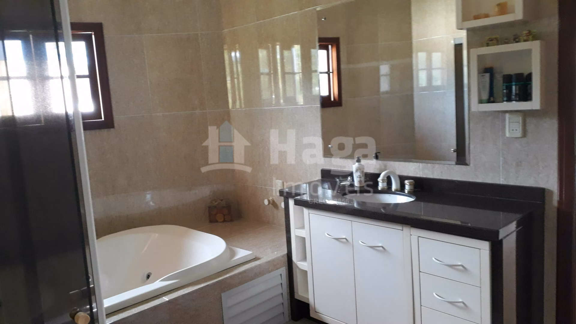 Casa de 600 m² em Brusque, SC