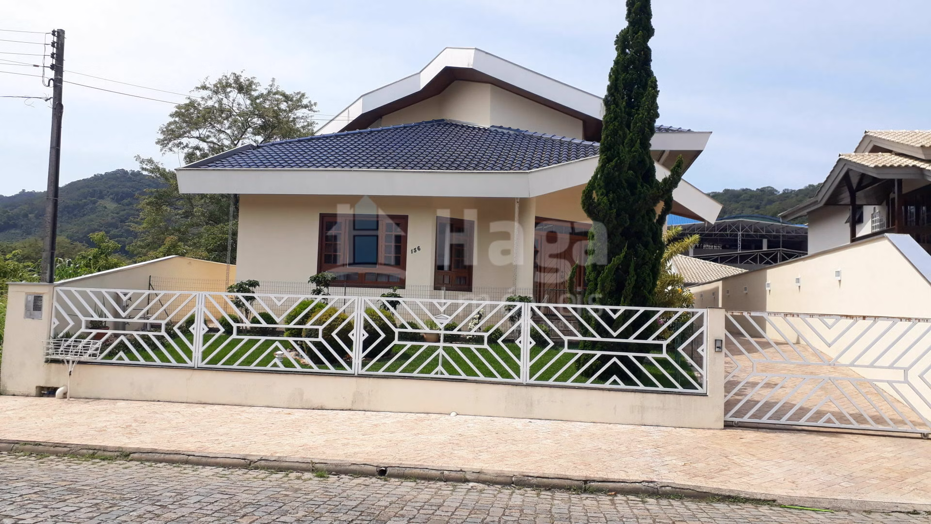 Casa de 600 m² em Brusque, SC