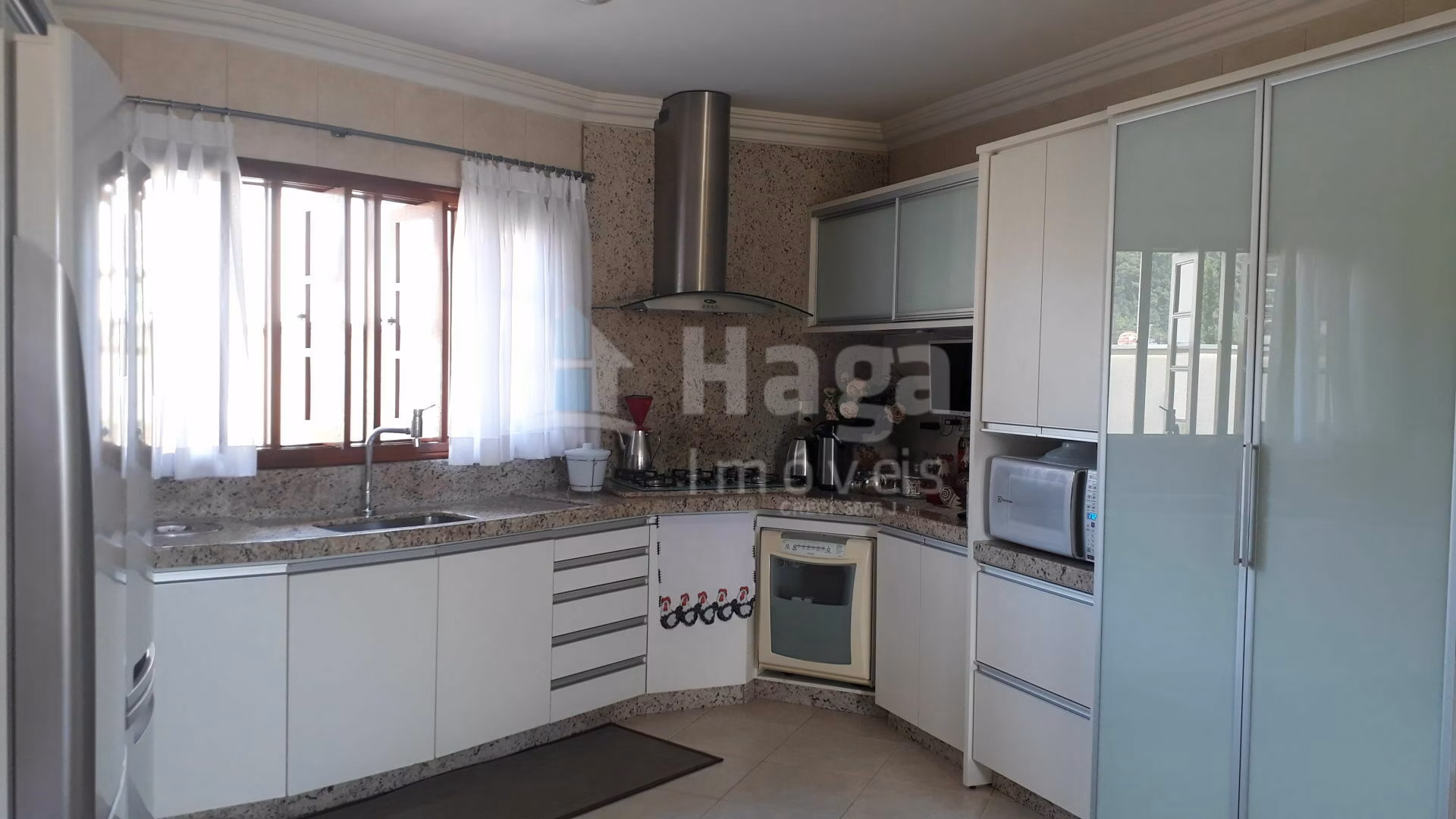 Casa de 600 m² em Brusque, SC