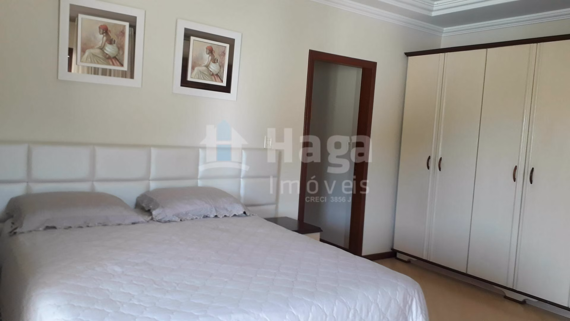 Casa de 600 m² em Brusque, SC