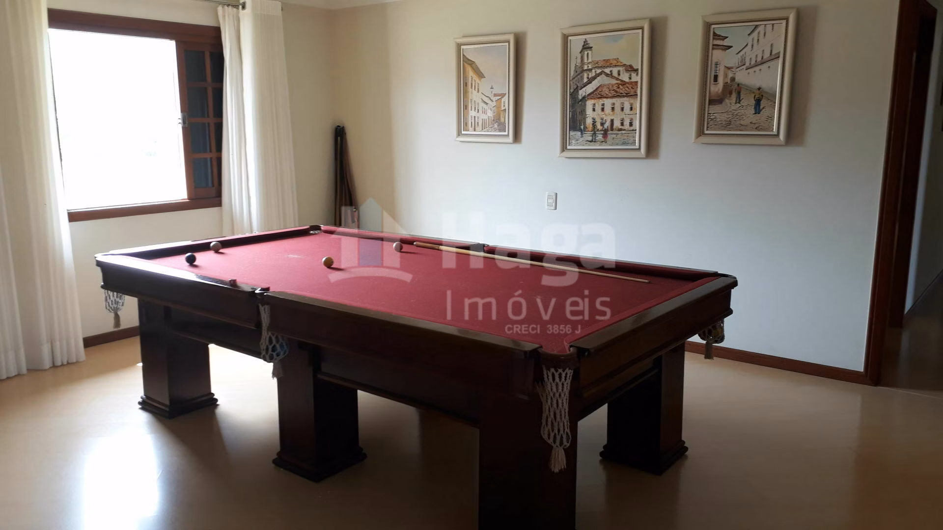 Casa de 600 m² em Brusque, SC