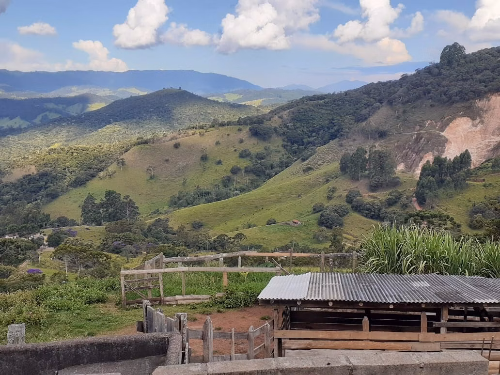 Sítio de 8 ha em Sapucaí-Mirim, MG