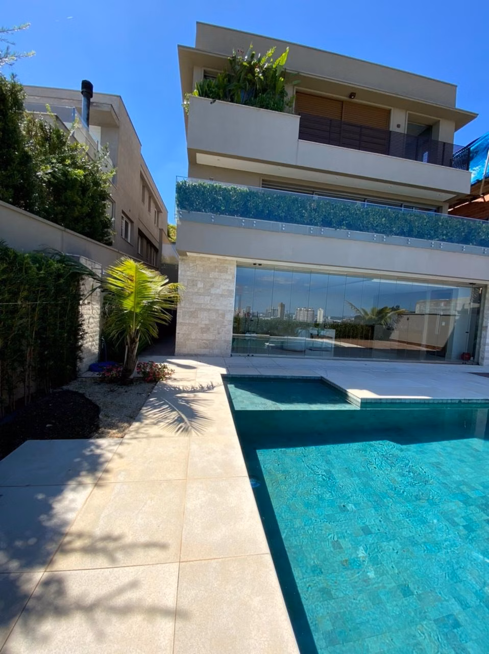 Casa de 575 m² em Barueri, SP
