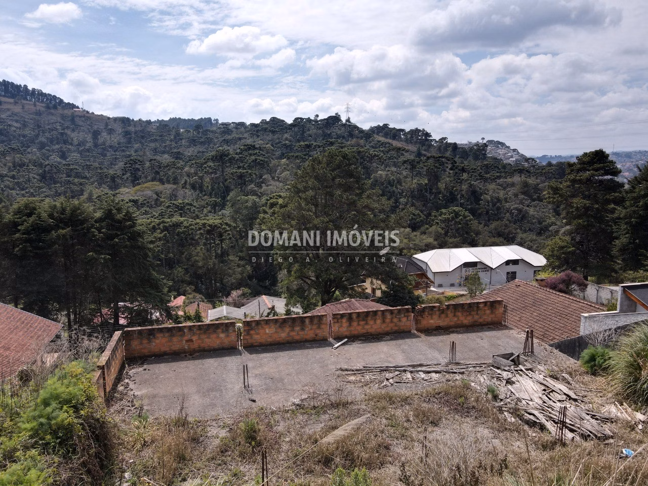 Terreno de 555 m² em Campos do Jordão, SP