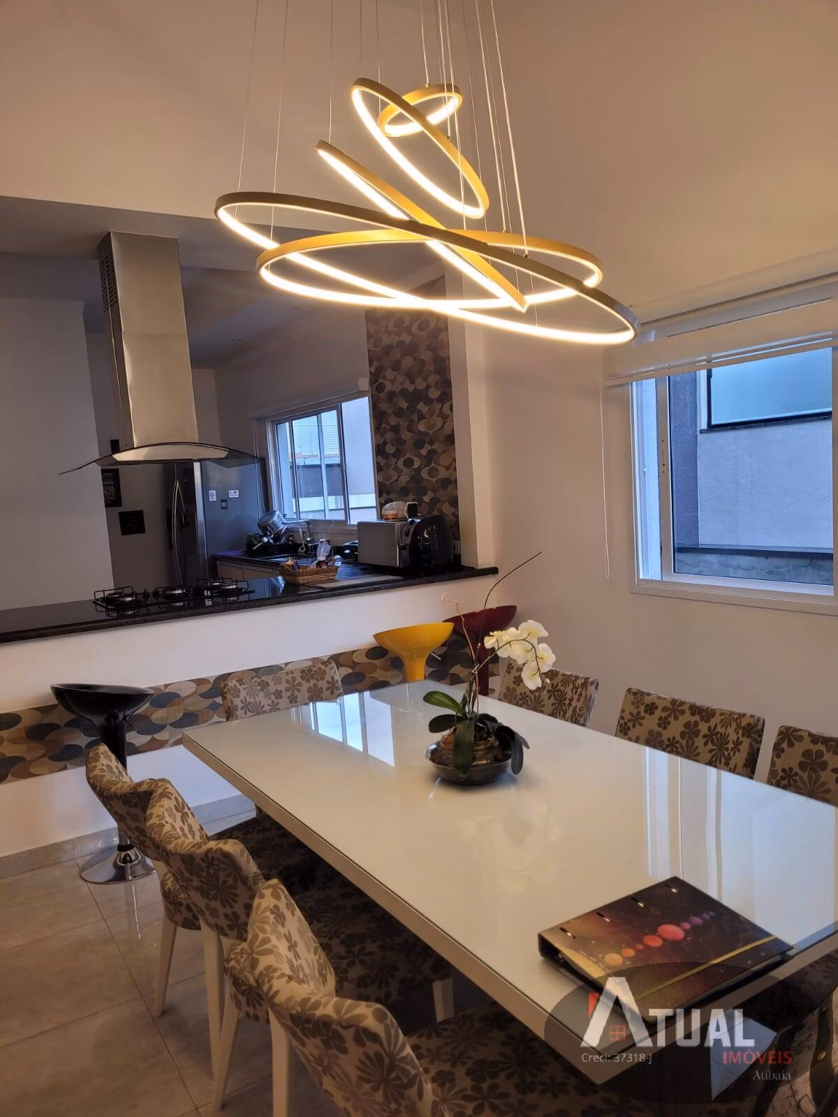 Casa de 300 m² em Atibaia, SP