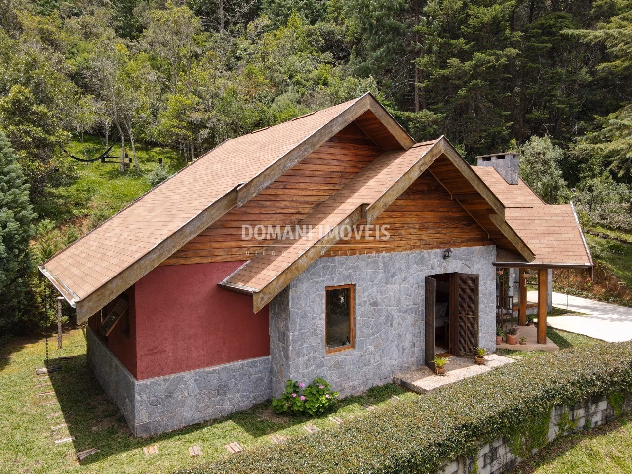 Casa de 1.280 m² em Campos do Jordão, SP