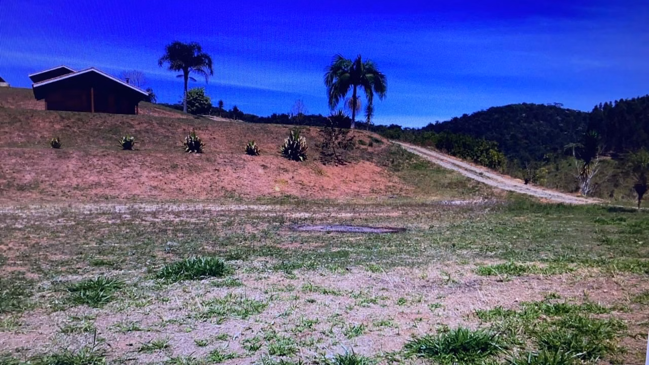 Sítio de 34 ha em Santa Branca, SP