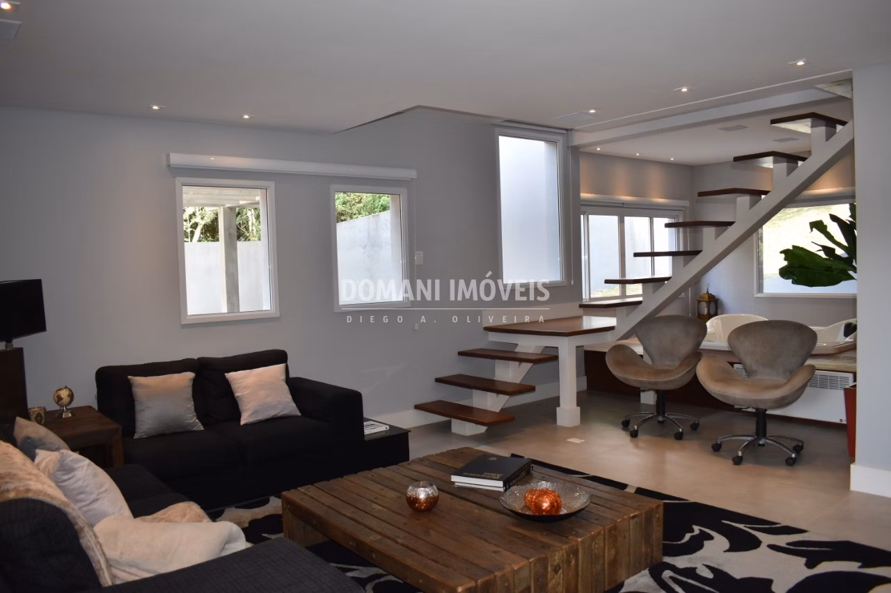 Casa de 1,050 m² em Campos do Jordão, SP