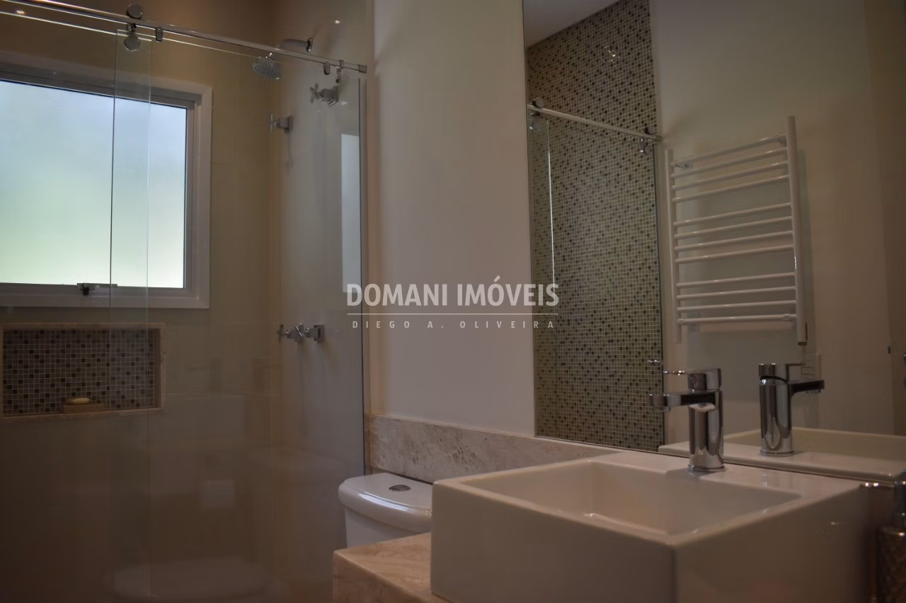 Casa de 1,050 m² em Campos do Jordão, SP