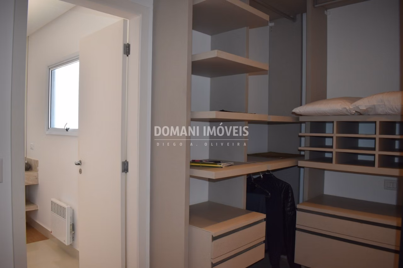 Casa de 1,050 m² em Campos do Jordão, SP