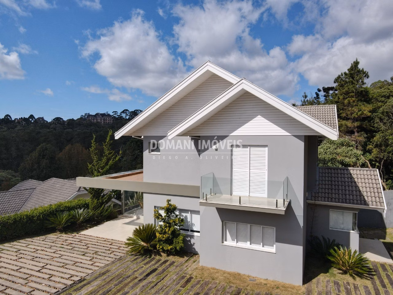 Casa de 1,050 m² em Campos do Jordão, SP