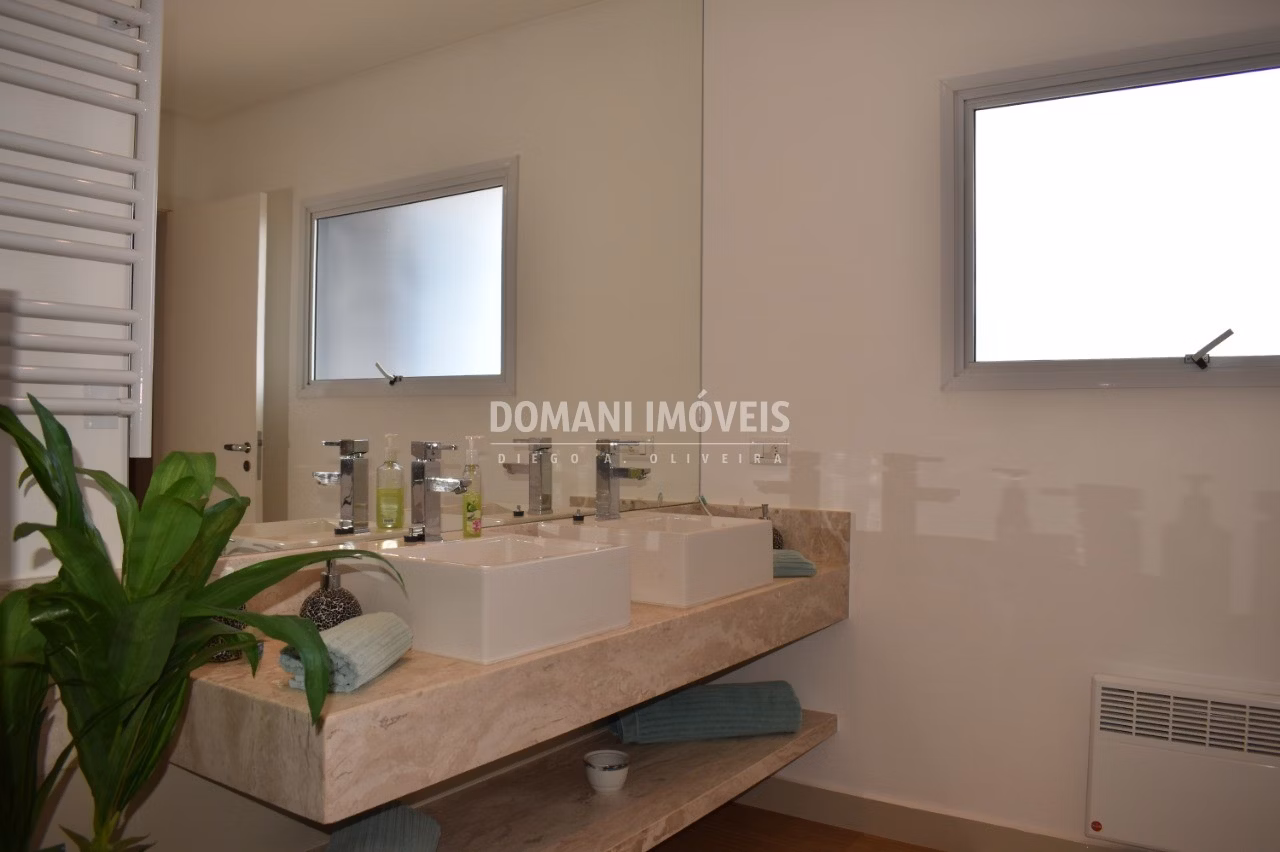 Casa de 1,050 m² em Campos do Jordão, SP