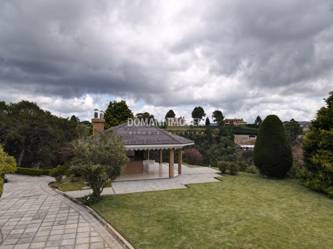 Casa de 4.910 m² em Campos do Jordão, SP