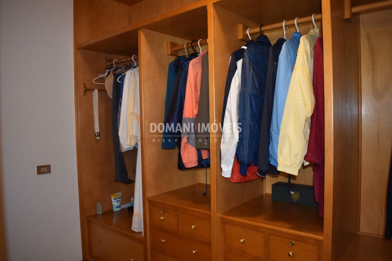 Casa de 4.910 m² em Campos do Jordão, SP