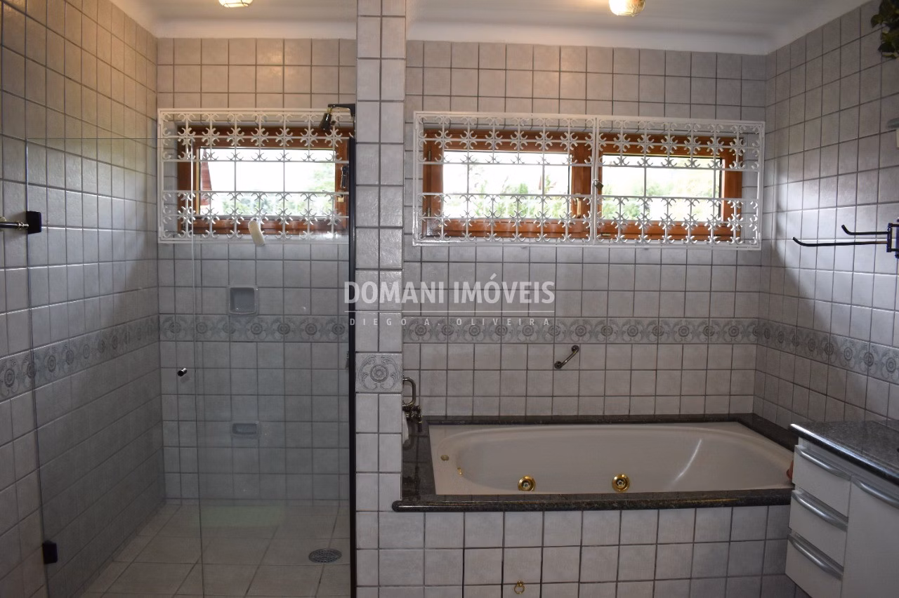Casa de 4.910 m² em Campos do Jordão, SP