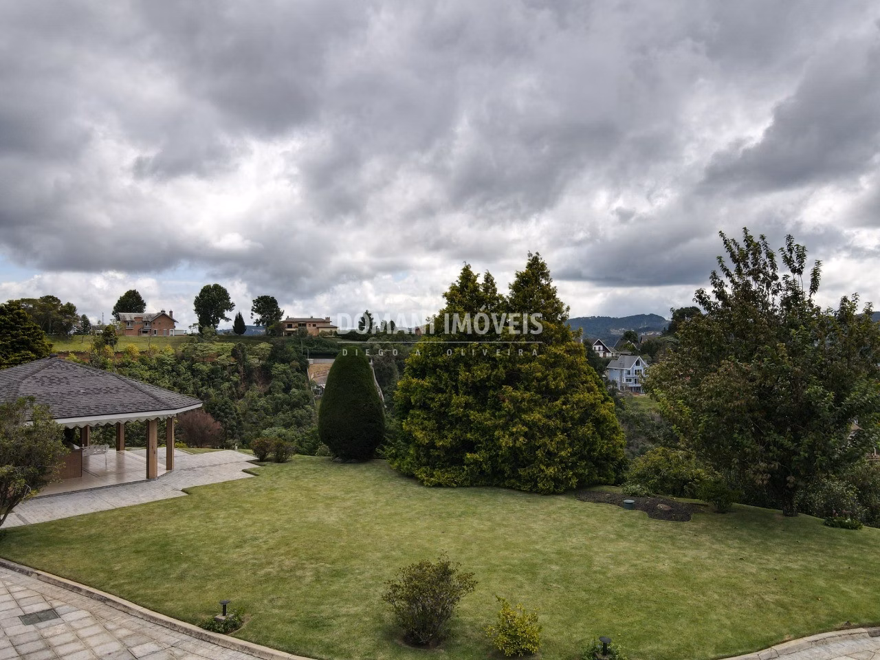 Casa de 4.910 m² em Campos do Jordão, SP