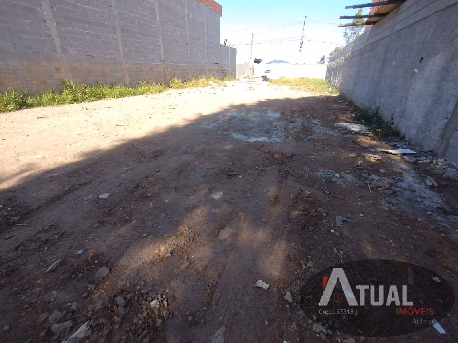 Terreno de 330 m² em Mairiporã, SP