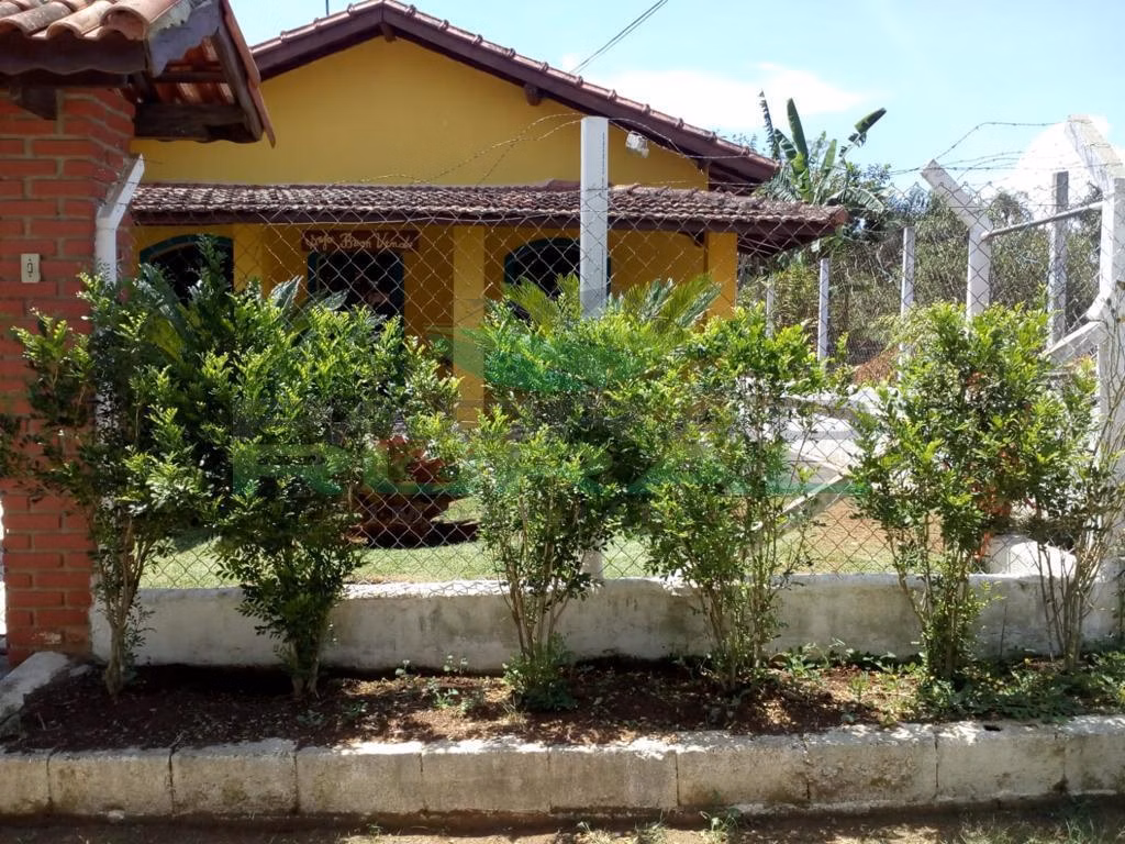 Chácara de 1.068 m² em São Roque, SP