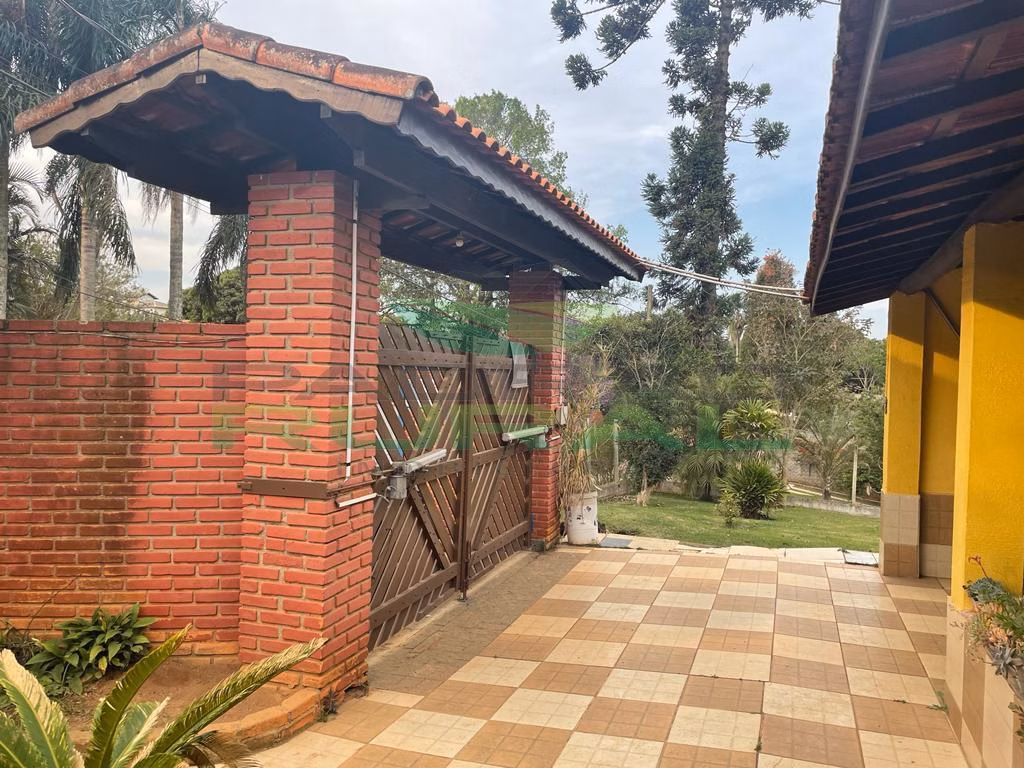 Chácara de 1.068 m² em São Roque, SP
