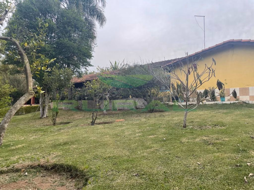 Chácara de 1.068 m² em São Roque, SP