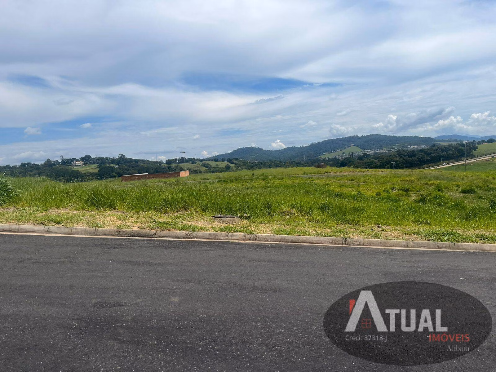 Terreno de 300 m² em Atibaia, SP