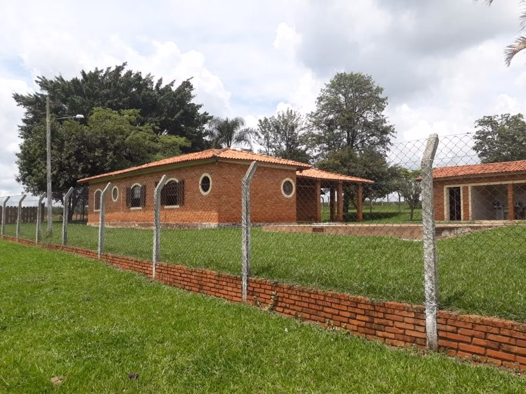 Fazenda de 2.889 ha em Pompéia, SP