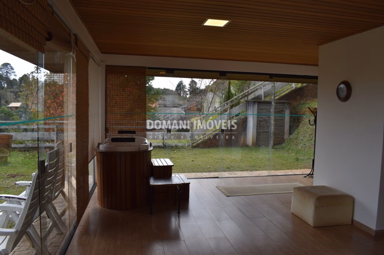 Casa de 3.400 m² em Campos do Jordão, SP