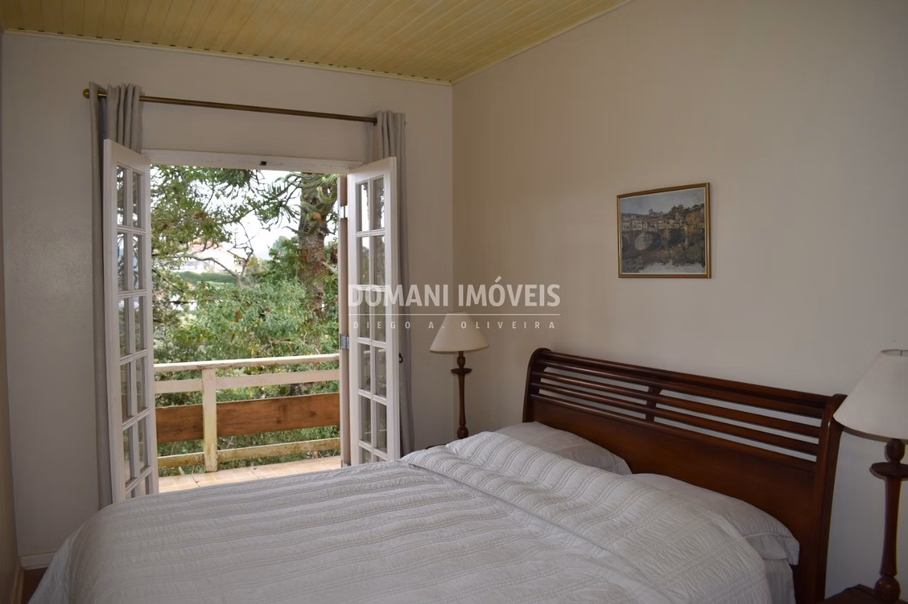 Casa de 3.400 m² em Campos do Jordão, SP