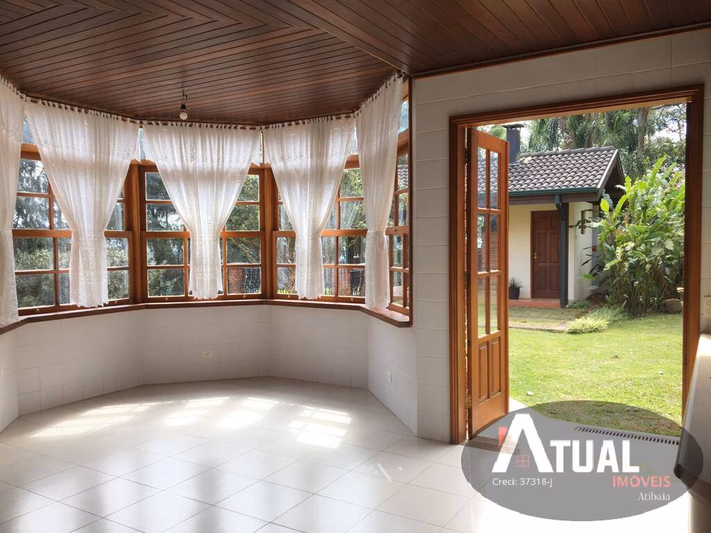 Casa de 2.033 m² em Mairiporã, SP