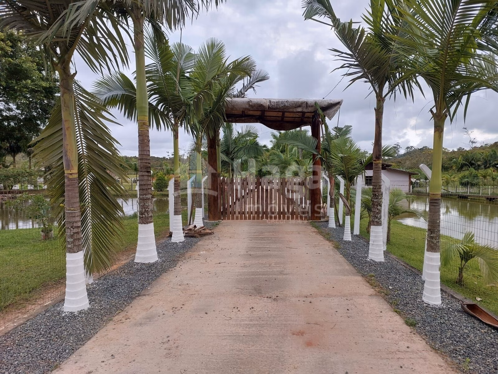 Fazenda de 1 ha em Balneário Piçarras, SC