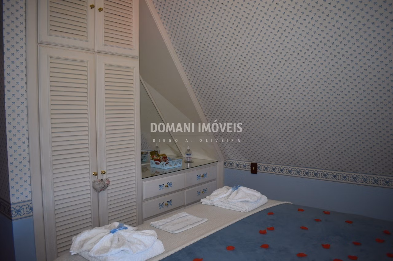 Casa de 1.140 m² em Campos do Jordão, SP