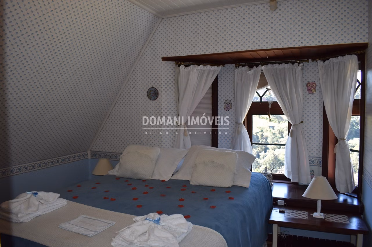 Casa de 1.140 m² em Campos do Jordão, SP