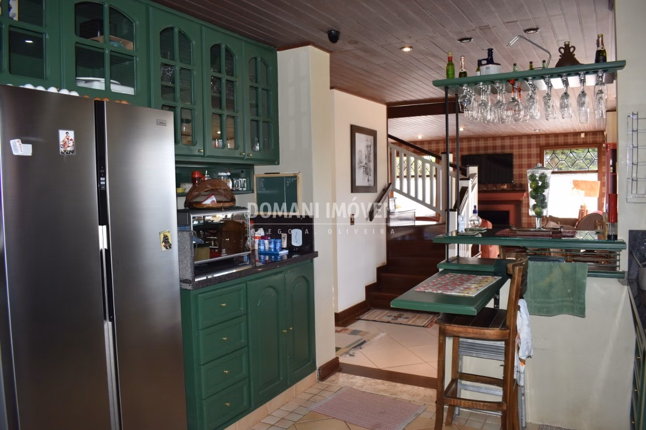 Casa de 1.140 m² em Campos do Jordão, SP