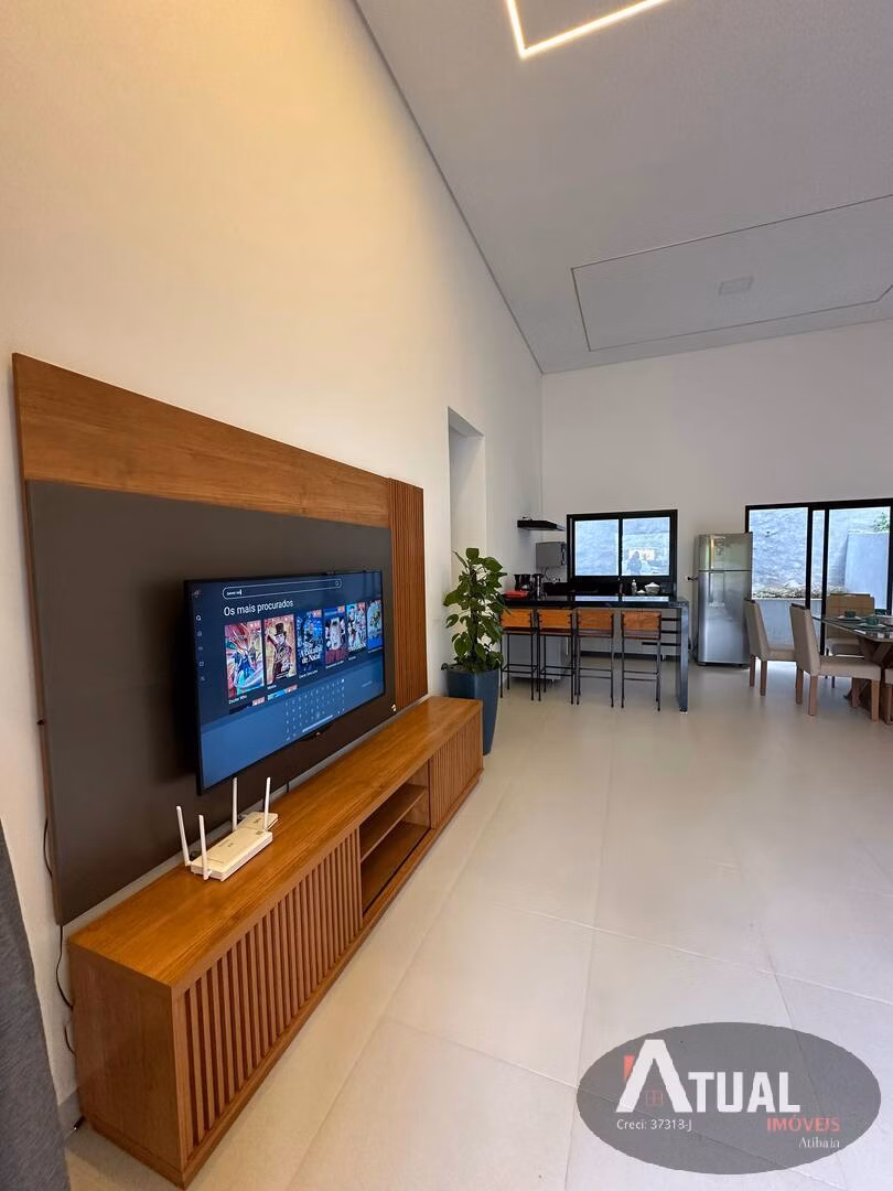 Casa de 420 m² em Atibaia, SP