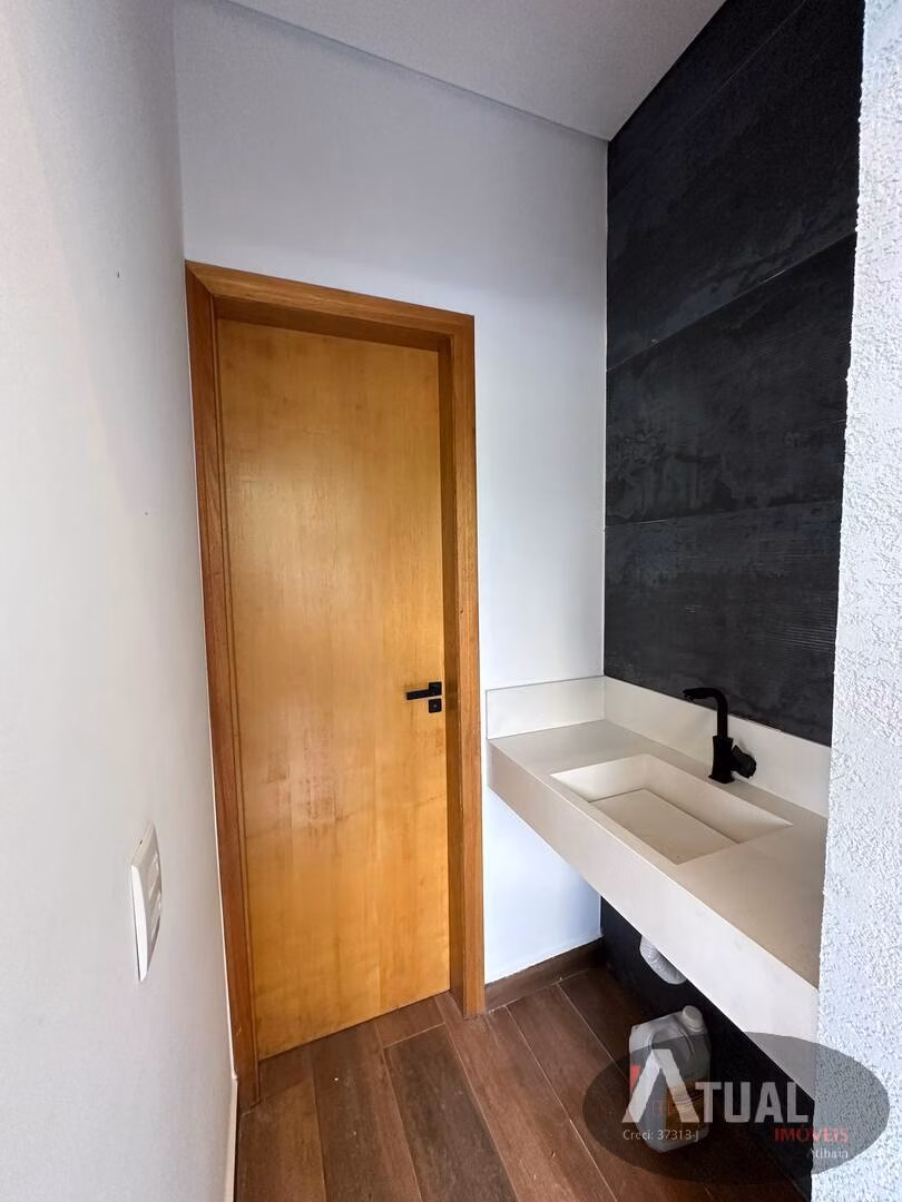 Casa de 420 m² em Atibaia, SP