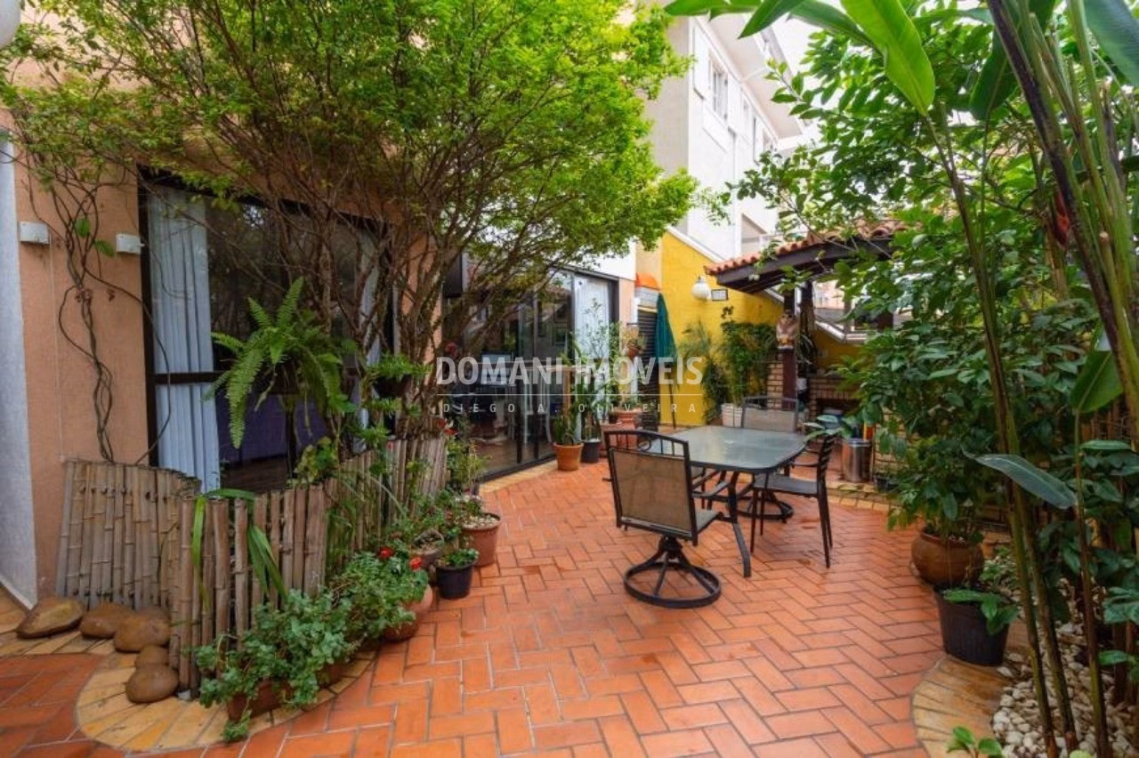 Casa de 328 m² em São Paulo, SP