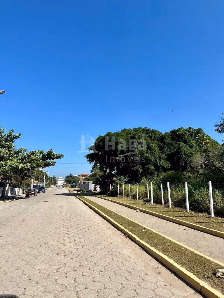 Terreno de 325 m² em Bombinhas, SC