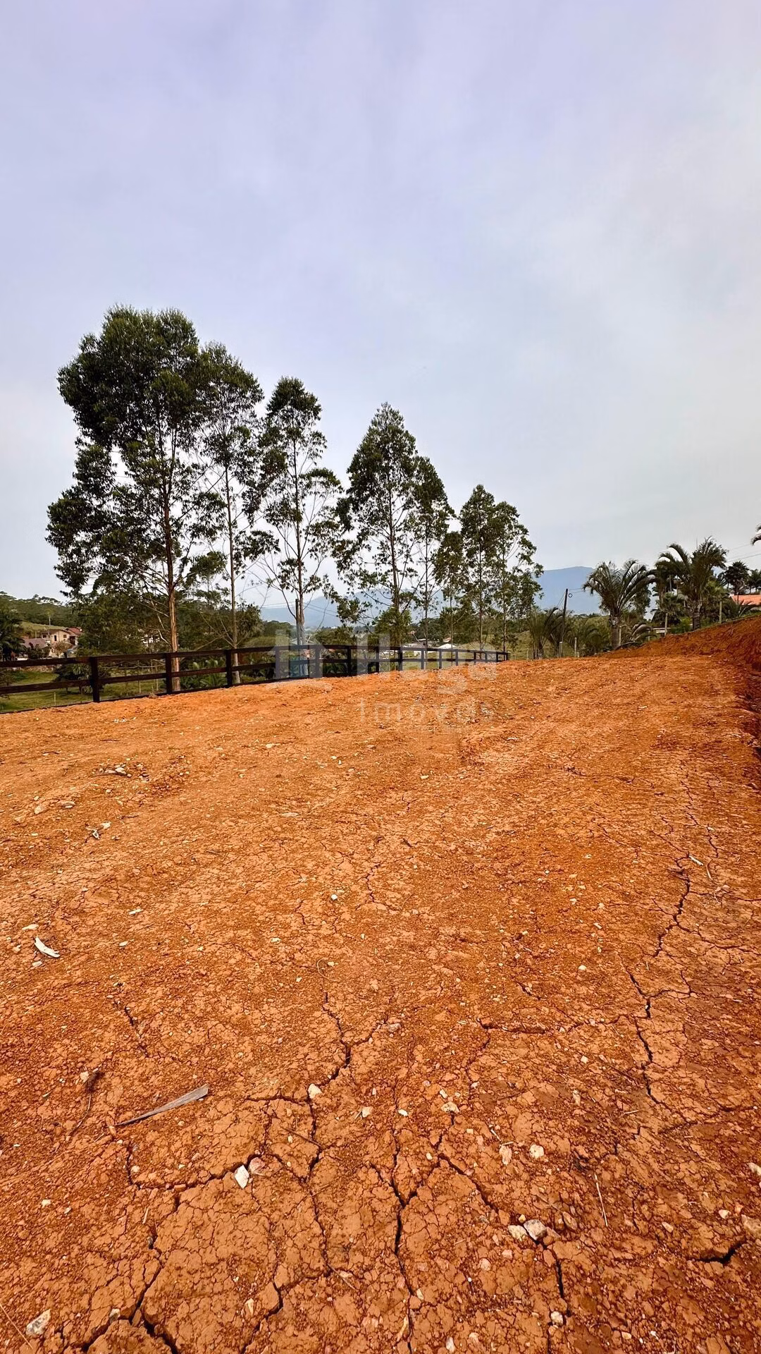 Terreno de 1.702 m² em Canelinha, SC