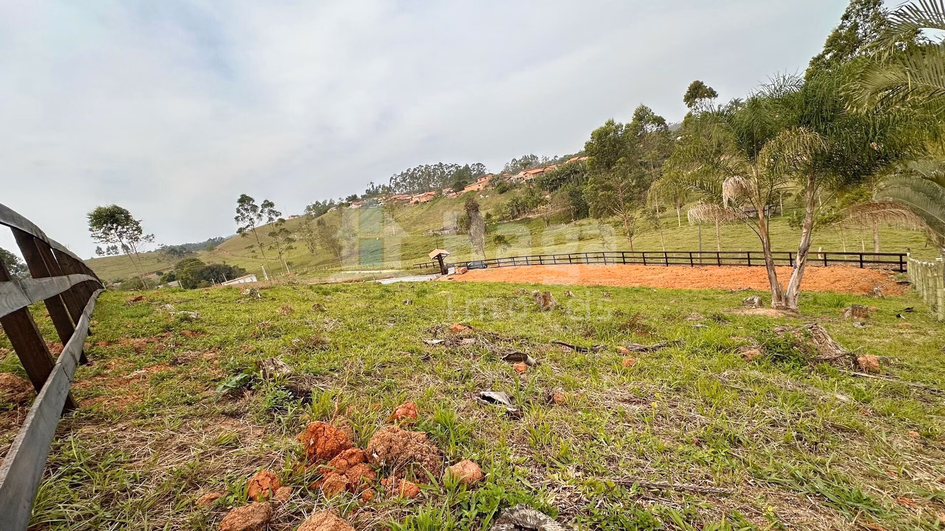 Terreno de 1.702 m² em Canelinha, SC