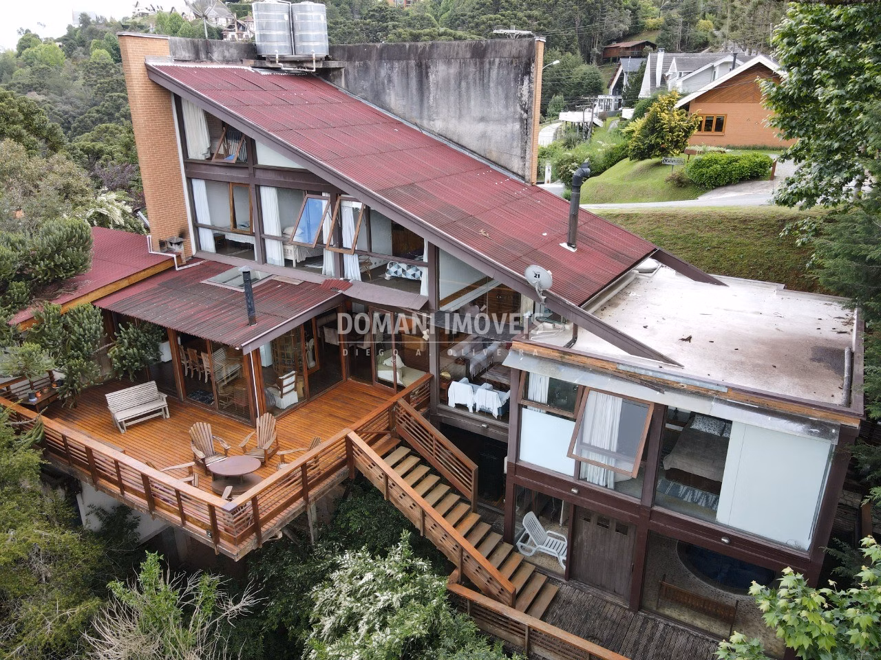 Casa de 1.600 m² em Campos do Jordão, SP